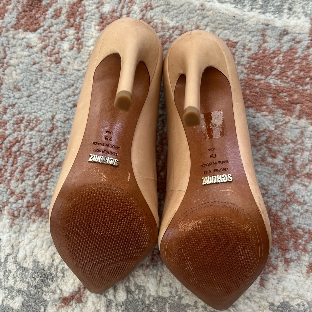 Beautiful Schutz like new heels